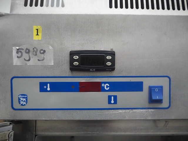 Gram - afbeelding 7 van  9