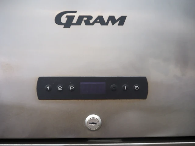 Gram - afbeelding 9 van  11