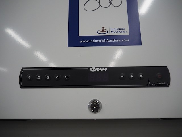 Gram - afbeelding 4 van  4