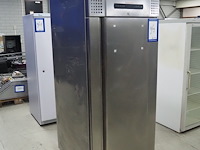 Gram - afbeelding 2 van  9