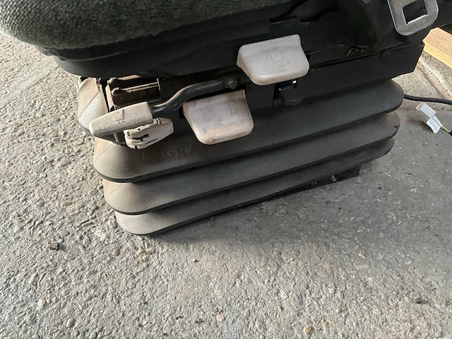 Grammer - fendt - geveerde stoel veersysteem - afbeelding 5 van  8