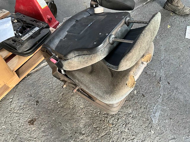 Grammer - fendt - geveerde stoel veersysteem - afbeelding 8 van  8