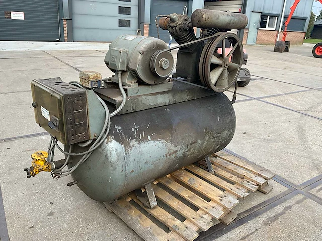 Grasso l820 zuigercompressor - afbeelding 3 van  9