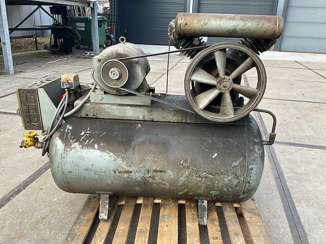 Grasso l820 zuigercompressor - afbeelding 5 van  9