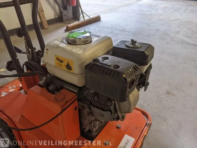 Graszodensnijder benassi, l300, bouwjaar 2013 - afbeelding 12 van  14