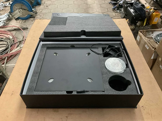 Gravity levitating display - afbeelding 3 van  5