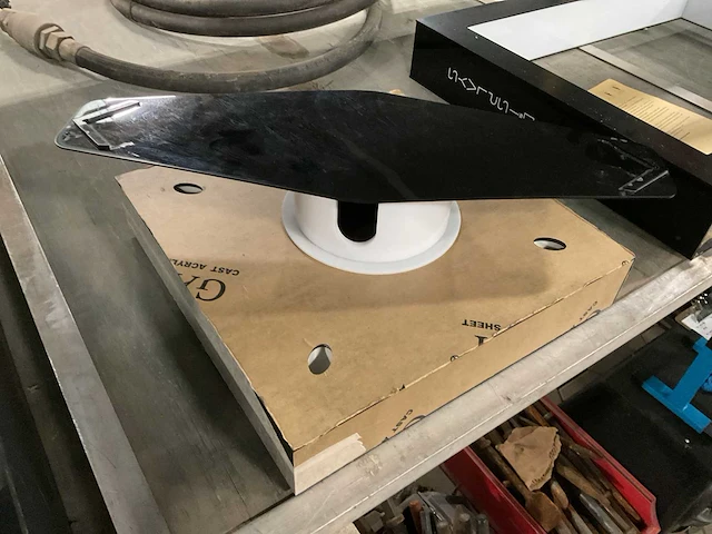 Gravity levitating display - afbeelding 1 van  3