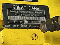 Great dane stand on lawnmower grasmaaier - afbeelding 7 van  15