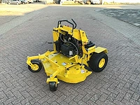 Great dane stand on lawnmower grasmaaier - afbeelding 8 van  15