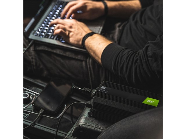 Greencell omvormer 24v naar 230v 1000w gemodificeerde sinusgolf - afbeelding 4 van  4