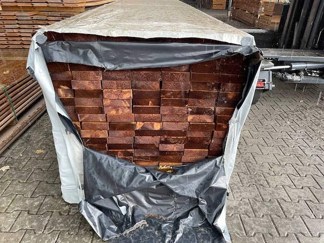 Grenen balken bruin geïmpregneerd 6000x145x45mm (50x) - afbeelding 3 van  3
