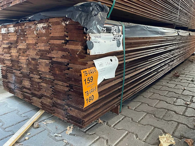 Grenen channelsiding bruin geïmpregneerd 4800x140x18mm (120x) - afbeelding 2 van  3