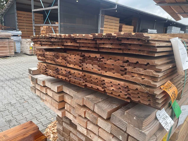 Grenen design bruin geïmpregneerd 5400x140x18mm (105x) - afbeelding 3 van  3