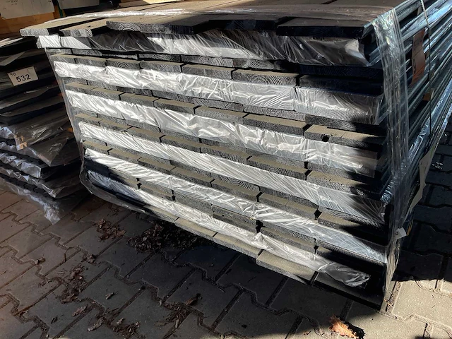 Grenen planken geschaafd zwart 16x140mm, lengte 200cm (168x) - afbeelding 1 van  3