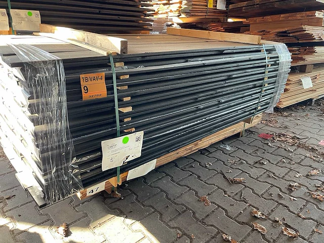 Grenen planken geschaafd zwart 16x140mm, lengte 200cm (168x) - afbeelding 3 van  3