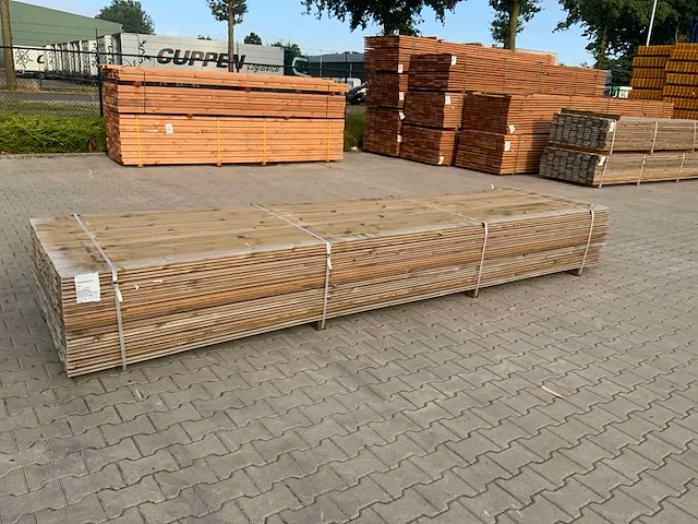 Grenen rabatdeel dubbelzijdig 4200x140x28mm (112x) - afbeelding 1 van  8