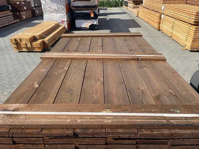 Grenen schuttingplanken bruin geïmpregneerd 16x140mm, lengte 180cm (384x) - afbeelding 1 van  3