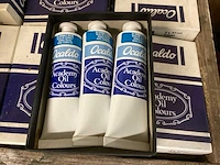 Greyhound & ocaldo tubes verf (1500x) - afbeelding 2 van  3