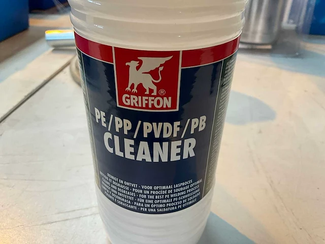 Griffon kunststof cleaner à 1 liter (20x) - afbeelding 2 van  2
