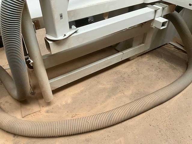 Griggio s.p.a tornado - paneelzaagmachine met afzuiginstallatie - afbeelding 13 van  21