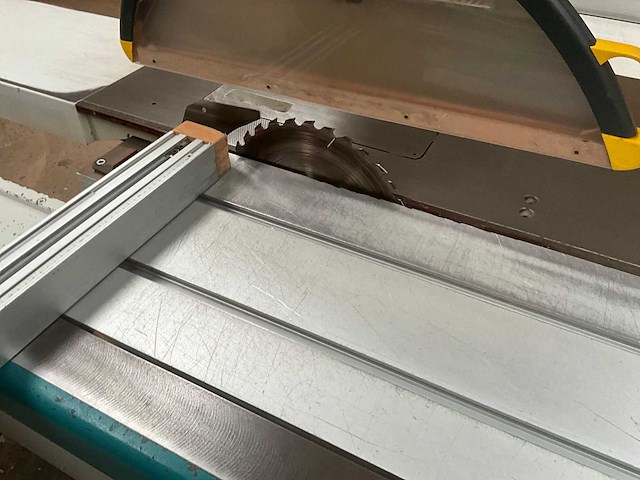 Griggio s.p.a tornado - paneelzaagmachine met afzuiginstallatie - afbeelding 17 van  21
