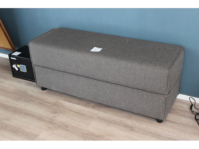 Grijs/bruin gestoffeerde poef 122 x 44 x 48 cm. - afbeelding 1 van  2