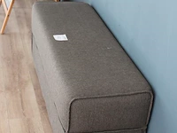 Grijs/bruin gestoffeerde poef 122 x 44 x 48 cm. - afbeelding 2 van  2