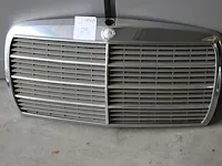 Grill mercedes benz. afmeting ca. 70 x 35 cm - afbeelding 1 van  2