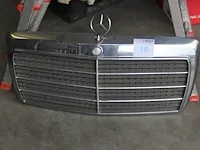 Grill mercedes benz. afmeting ca. 70 x 42 cm - afbeelding 1 van  1