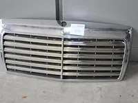 Grill mercedes benz. afmeting ca. 71 x 35 cm - afbeelding 1 van  2