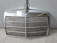 Grill mercedes benz. afmeting ca. 74 x 50 cm - afbeelding 1 van  2