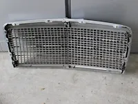 Grill mercedes benz. afmeting ca. 78 x 36 cm - afbeelding 2 van  2