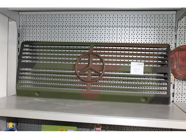 Grill mercedes benz. afmeting ca. 90 x 37 cm - afbeelding 1 van  2