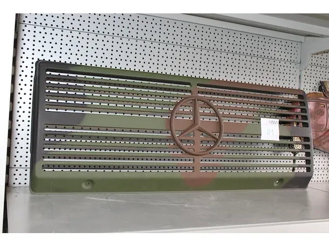 Grill mercedes benz. afmeting ca. 90 x 37 cm - afbeelding 2 van  2