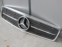Grill mercedes benz. afmeting ca. 98 x 28 cm - afbeelding 2 van  2
