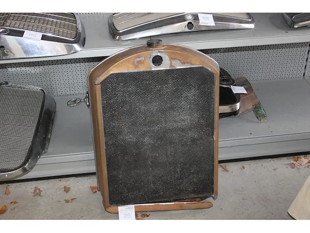 Grill/radiateur mercedes benz met afmeting ca. 54 x 75 cm. - afbeelding 1 van  4