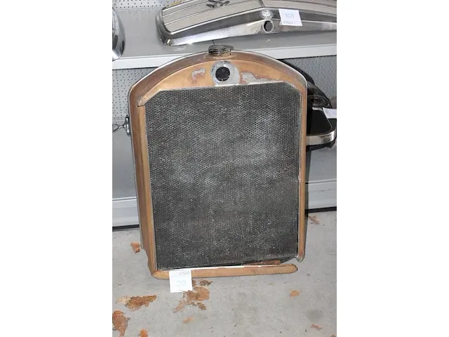 Grill/radiateur mercedes benz met afmeting ca. 54 x 75 cm. - afbeelding 2 van  4