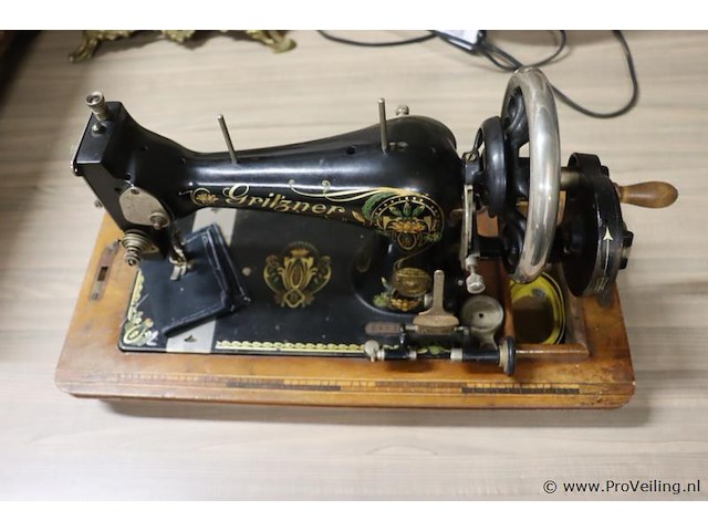 Grilzner naaimachine - afbeelding 1 van  4