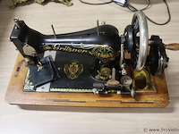 Grilzner naaimachine - afbeelding 1 van  4