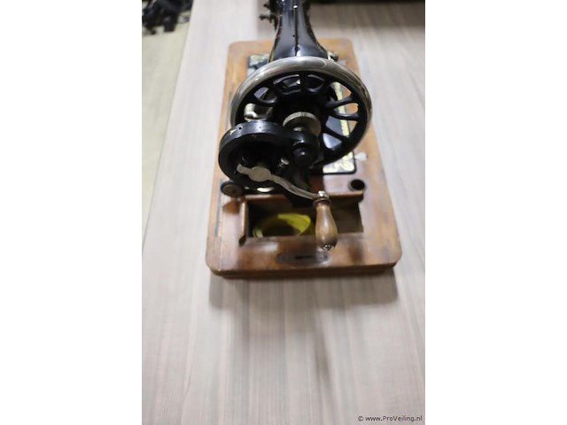 Grilzner naaimachine - afbeelding 4 van  4