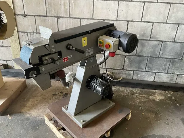 Grimax 150x-2000 bandschuurmachine - afbeelding 1 van  7