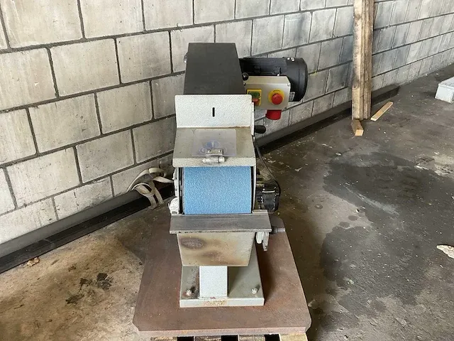 Grimax 150x-2000 bandschuurmachine - afbeelding 2 van  7