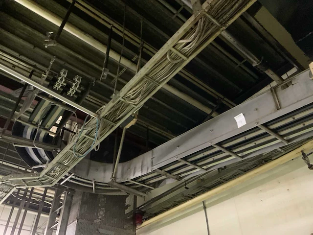 Gringhuis/bakker lopende band 55 meter met decostraat - afbeelding 17 van  21