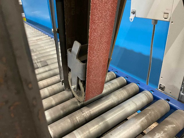 Grit gks75 bandslijpmachine op rollenbaan - afbeelding 6 van  7