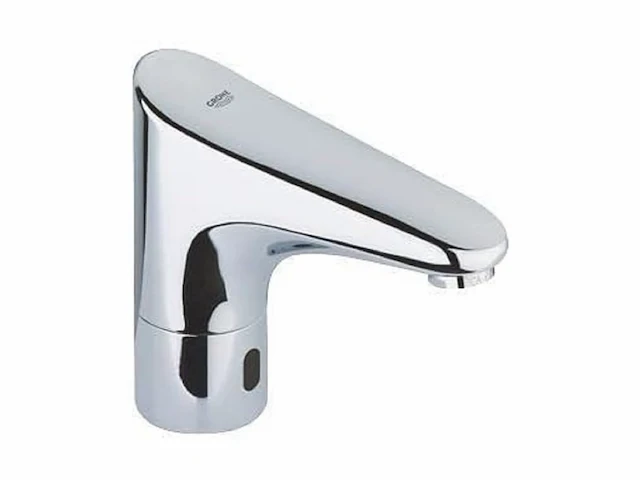 Grohe europlus e waterbesparende wastafelkraan infrarood zonder menging met batterijvoeding 6v chroom - afbeelding 1 van  2