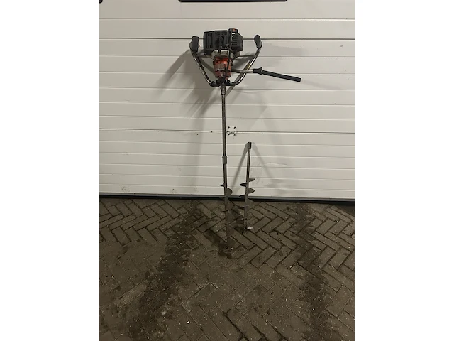 Grondboor stihl, bt 106c, oranje - afbeelding 1 van  9