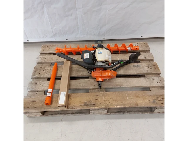Grondboormachine 1-persoons - benzine general equipment, m240h, bouwjaar 2019 - afbeelding 1 van  9
