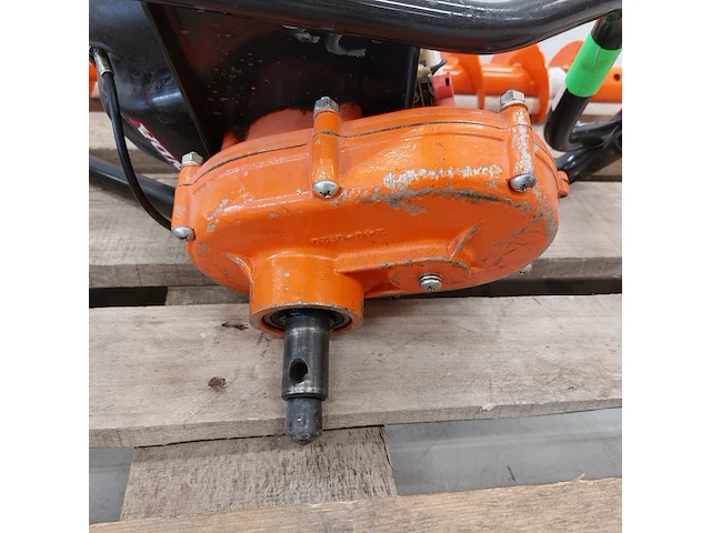 Grondboormachine 1-persoons - benzine general equipment, m240h, bouwjaar 2019 - afbeelding 3 van  9