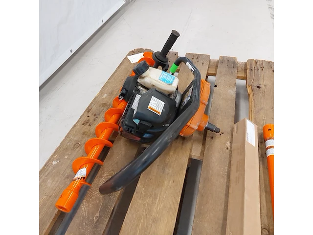 Grondboormachine 1-persoons - benzine general equipment, m240h, bouwjaar 2019 - afbeelding 3 van  9