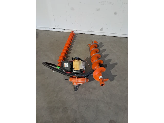 Grondboormachine 1-persoons benzine general equipment, m240, bouwjaar 2016 - afbeelding 1 van  9